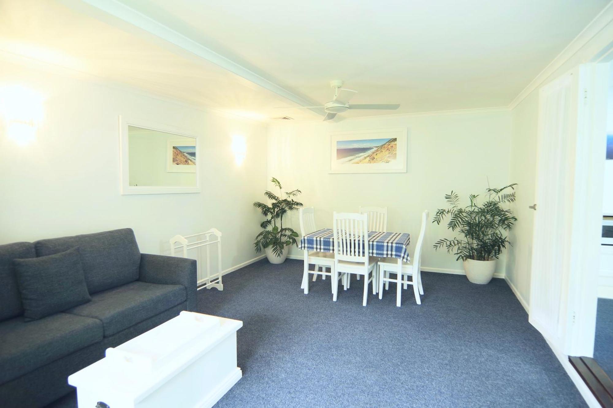 ריינבואו ביץ' Debbie'S Place מראה חיצוני תמונה